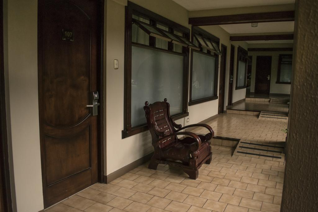 Hotel Suerre Guapiles Exterior photo